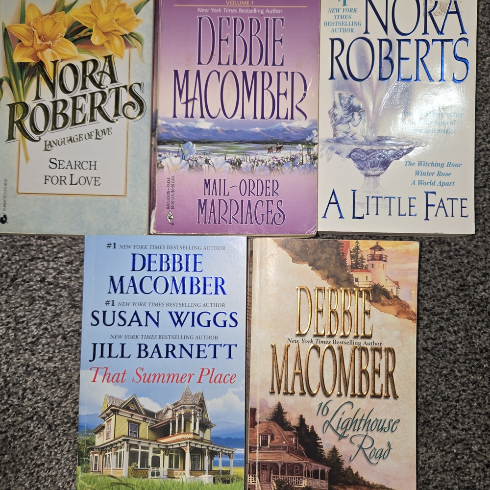Romance Novel Collection by Nora Roberts and Debbie Macomber